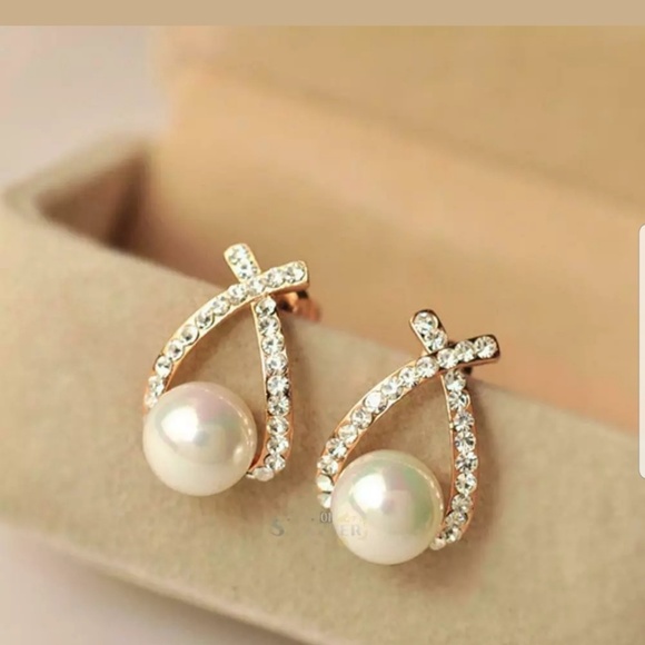 Jewelry - Crystal Rhinestone Pearl  Earrings